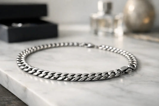 Curb Chain Necklace Review: Worth Buying?