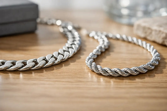 Curb Chain vs Rope: Which Should You Buy?